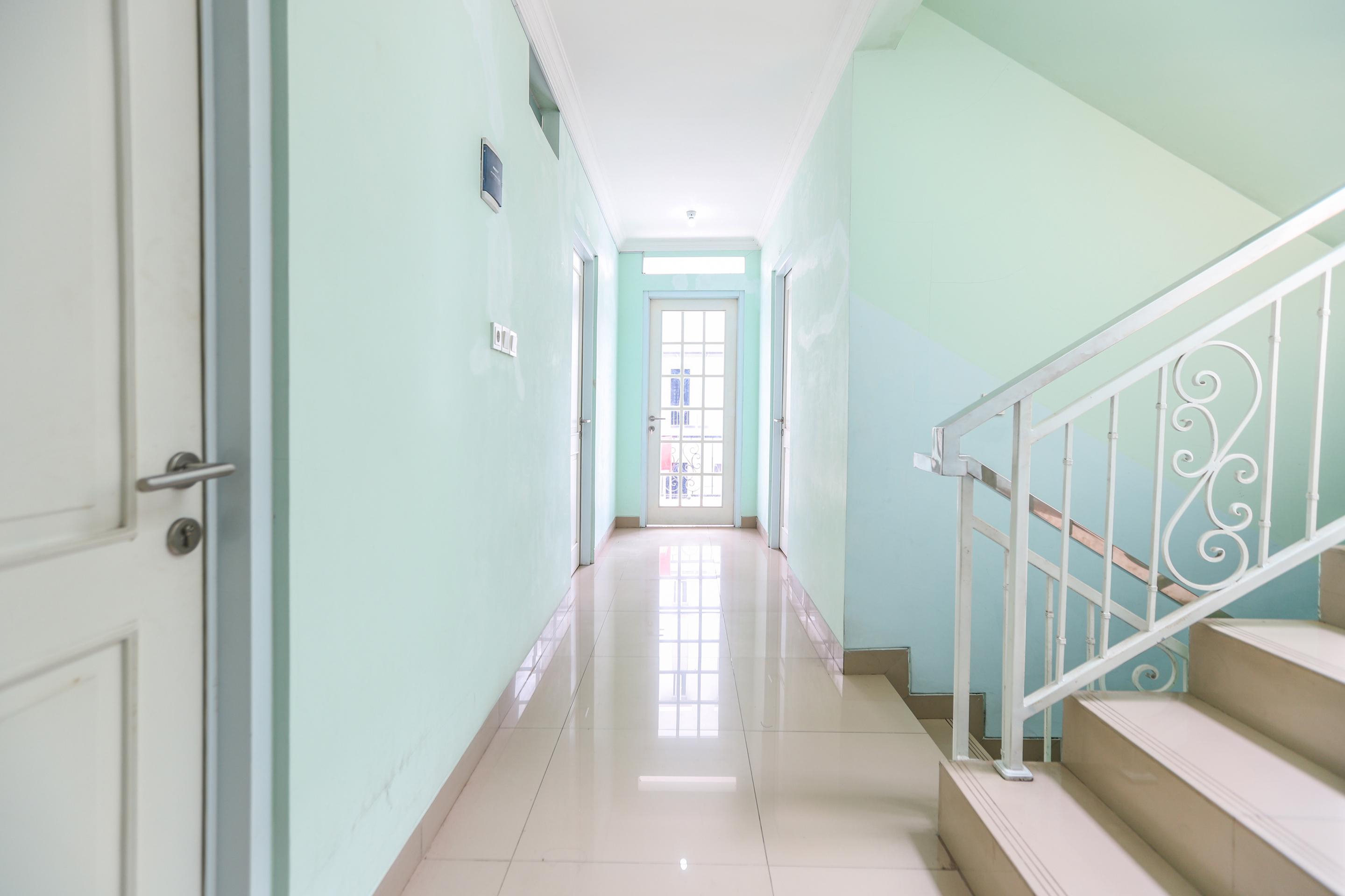 Oyo 1551 Studento Guest House Tangerang Luaran gambar