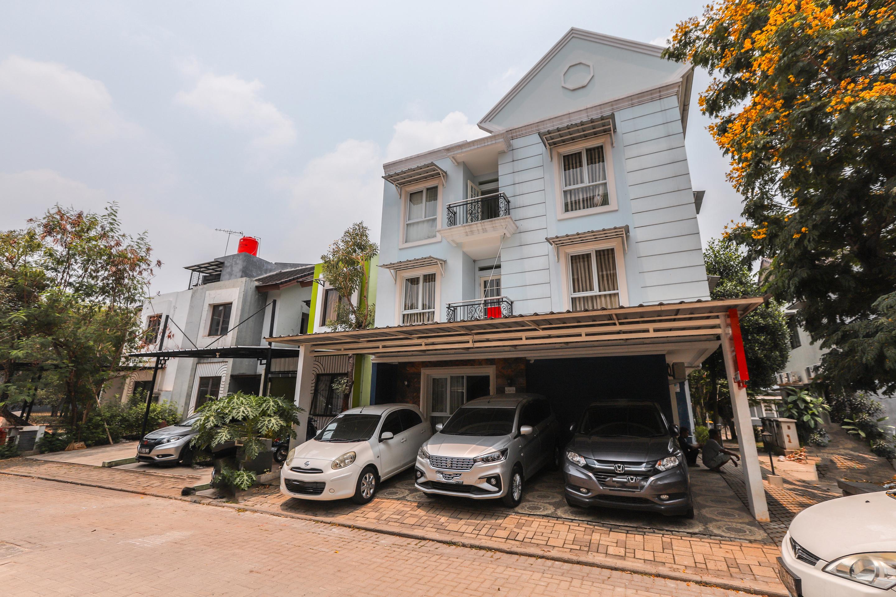 Oyo 1551 Studento Guest House Tangerang Luaran gambar